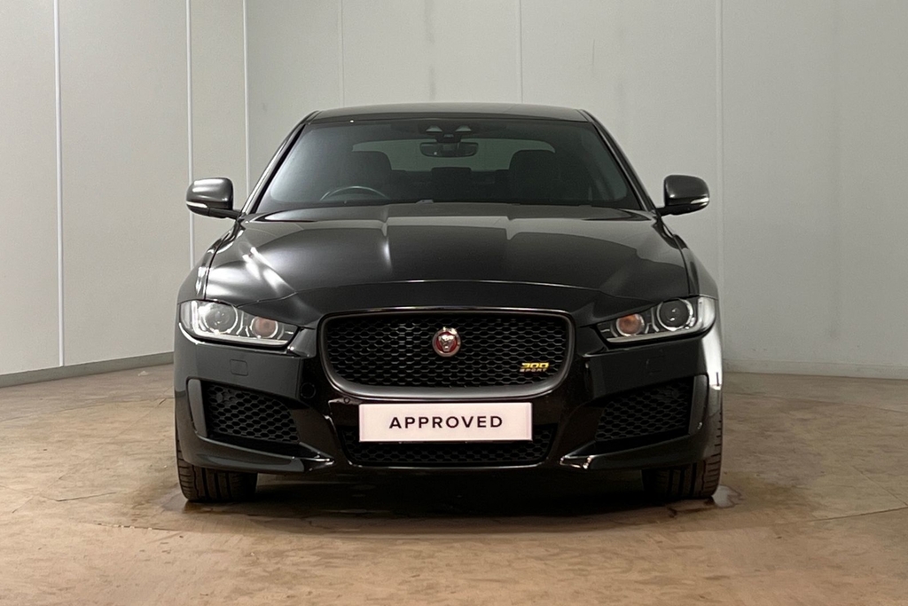 Jaguar XE 2.0 Ingenium Prestige Black #7