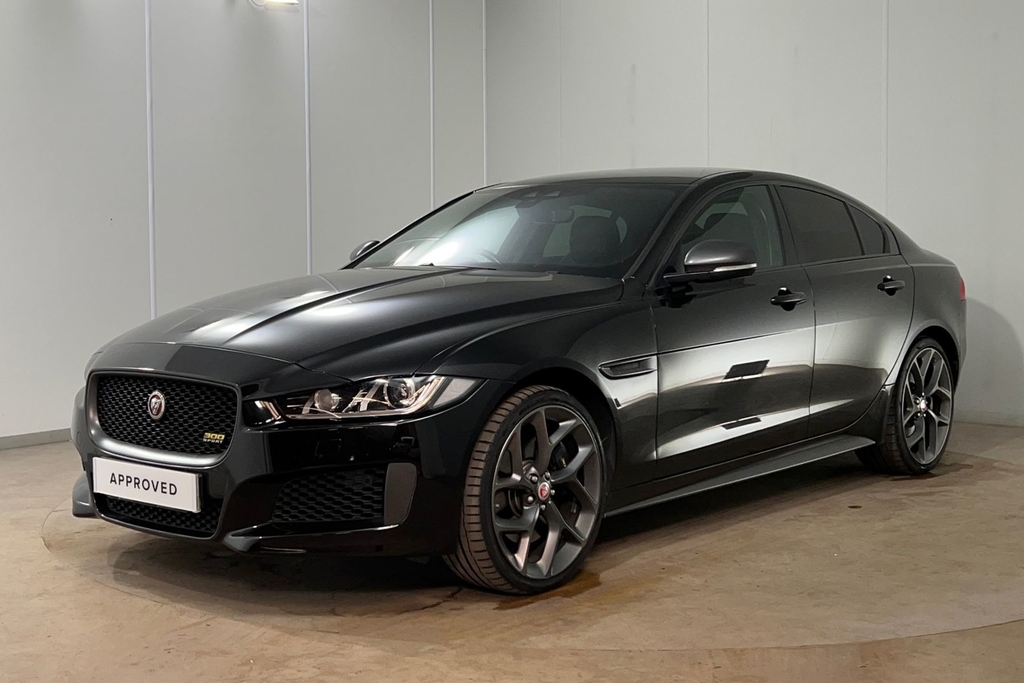 Jaguar XE 2.0 Ingenium Prestige Black #31