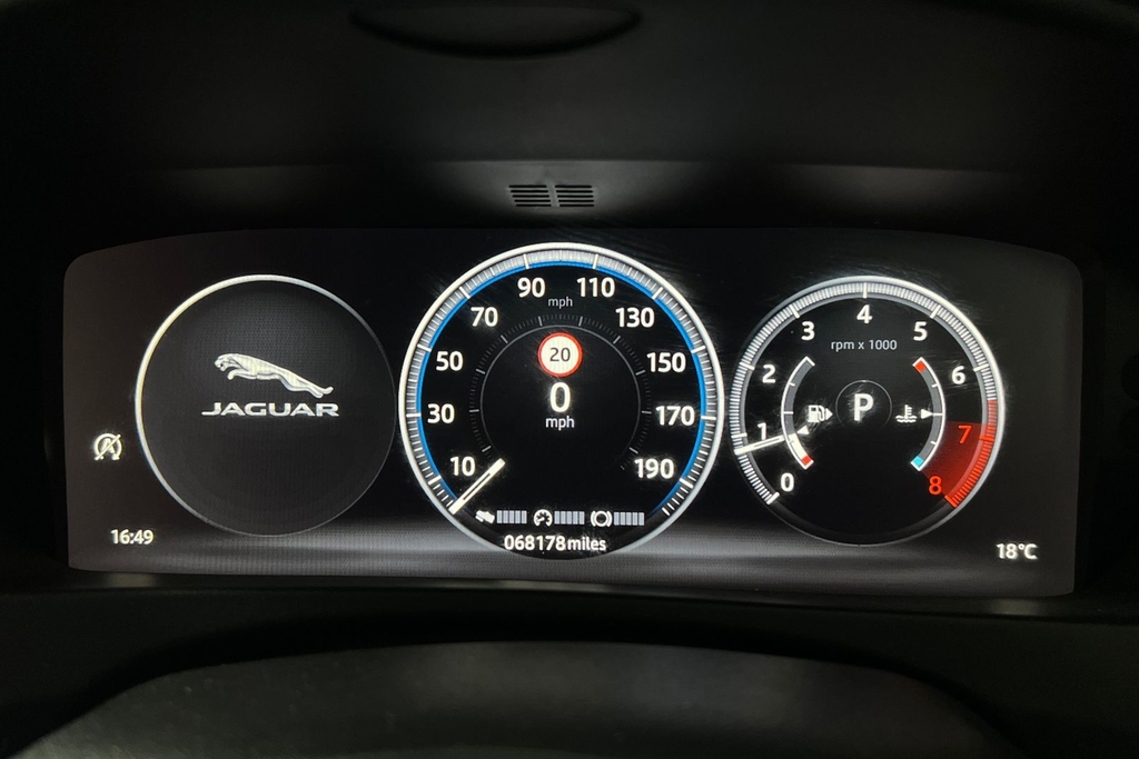 Jaguar XE 2.0 Ingenium Prestige Black #16