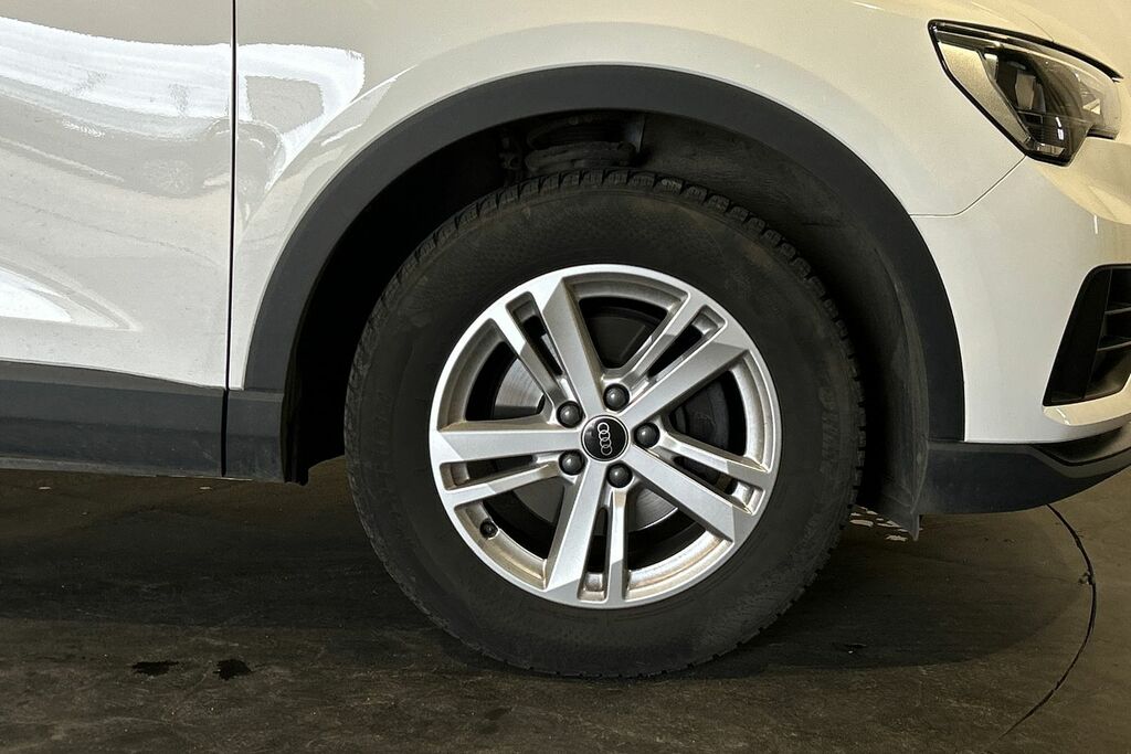 Audi Q3 Technik 35 Tfsi 150 Ps 6-Speed White #5