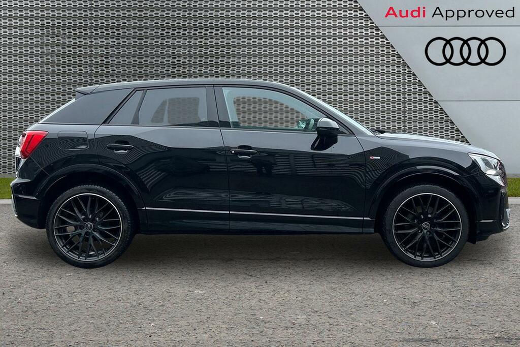 Audi Q2 Black Edition 35 Tfsi 150 Ps 6-Speed Black #4