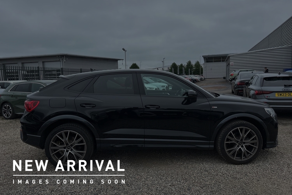 Audi Q3 1.5 Tfsi Cod 35 Black Edition Suv S Tro Red #4