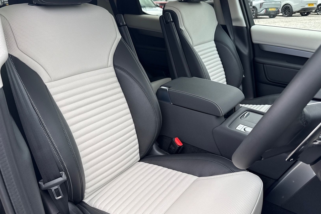 Land Rover Discovery 3.0 D350 Dynamic Hse Grey #31