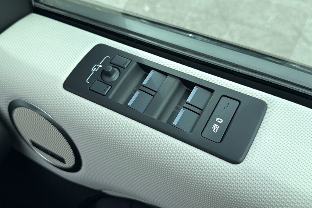 Land Rover Discovery 3.0 D350 Dynamic Hse Grey #25