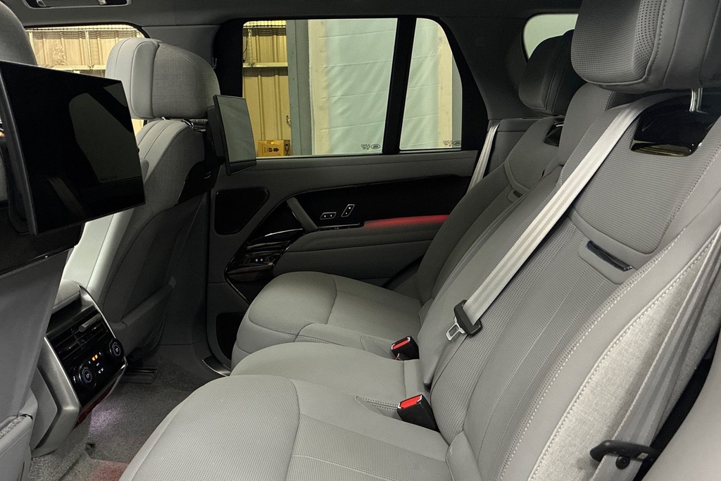Land Rover Range Rover P615 Sv Silver #4