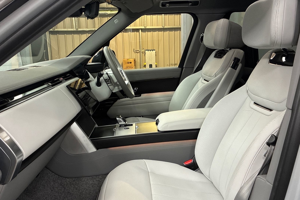 Land Rover Range Rover P615 Sv Silver #3