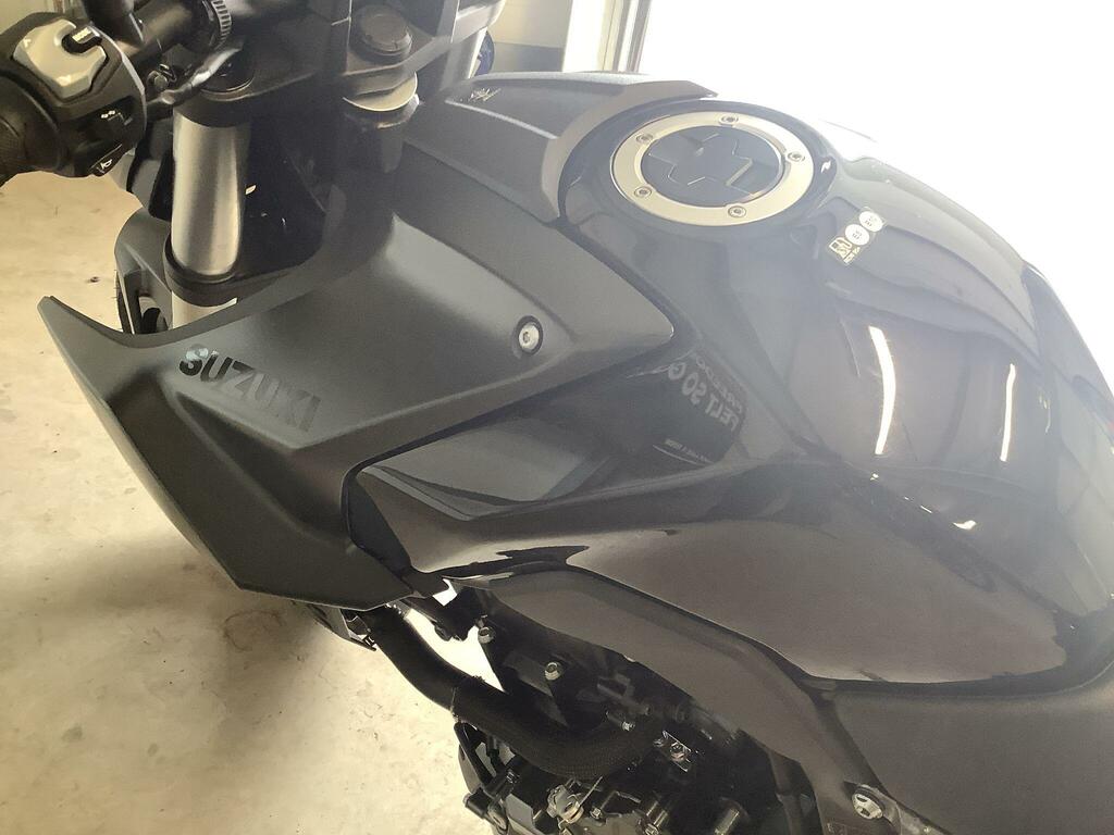 Suzuki  Abs Black #9