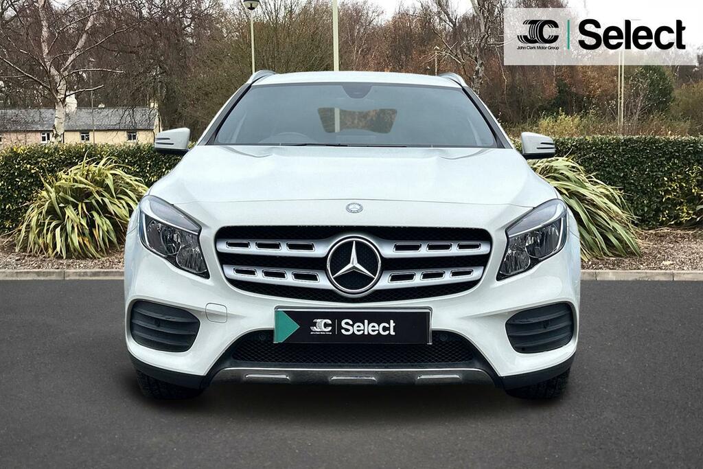 Mercedes-Benz GLA Class Gla 200 Sport Executive D 4Matic Red #11