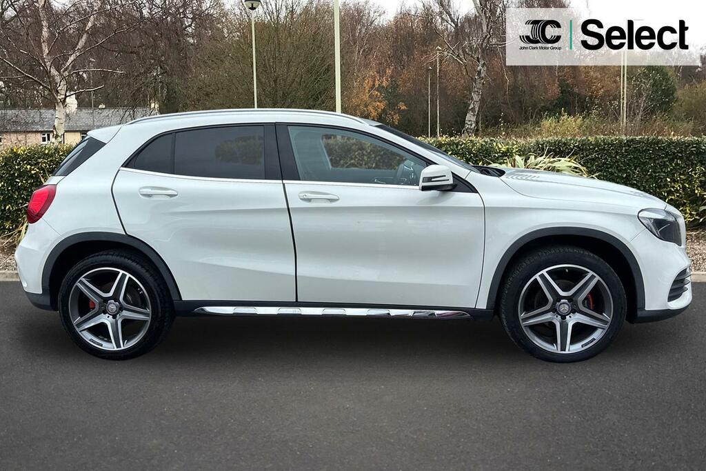 Mercedes-Benz GLA Class Gla 200 Sport Executive D 4Matic Red #12