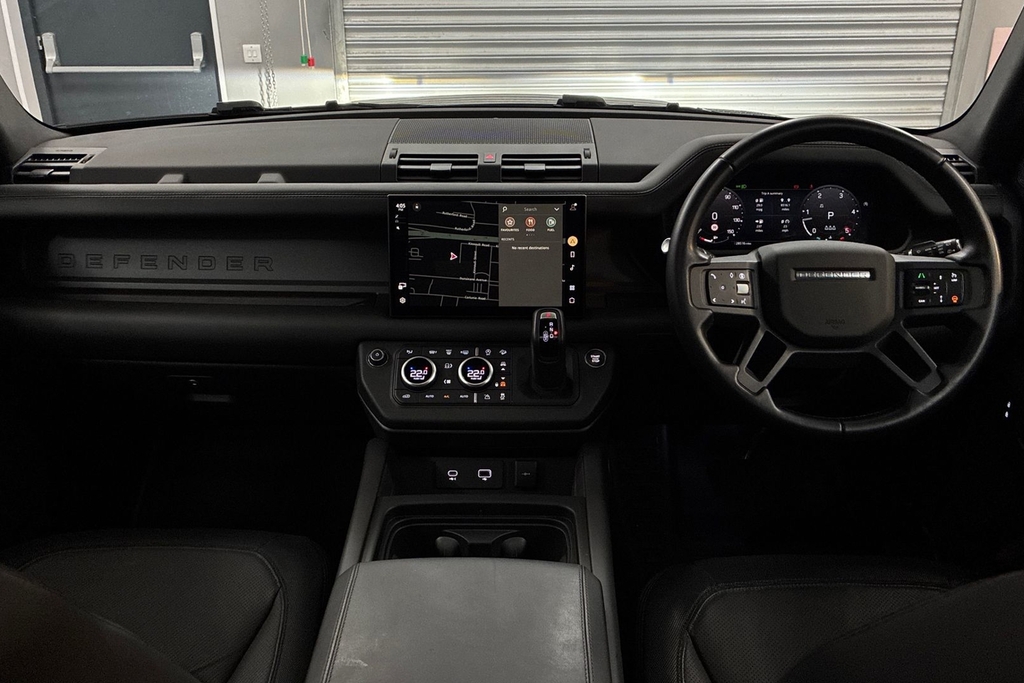 Land Rover Defender 90 X-dynamic Hse Black #9