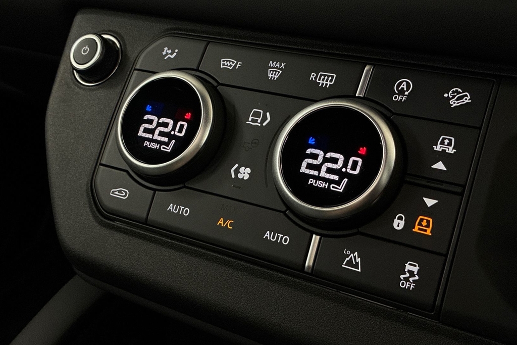 Land Rover Defender 90 X-dynamic Hse Black #22