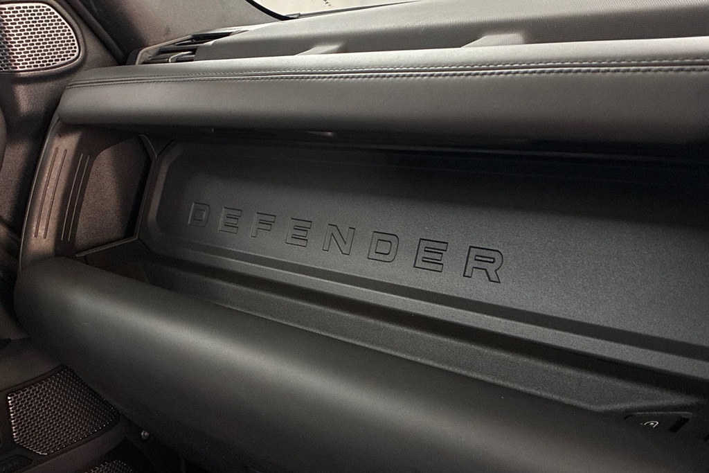Land Rover Defender 90 X-dynamic Hse Black #34