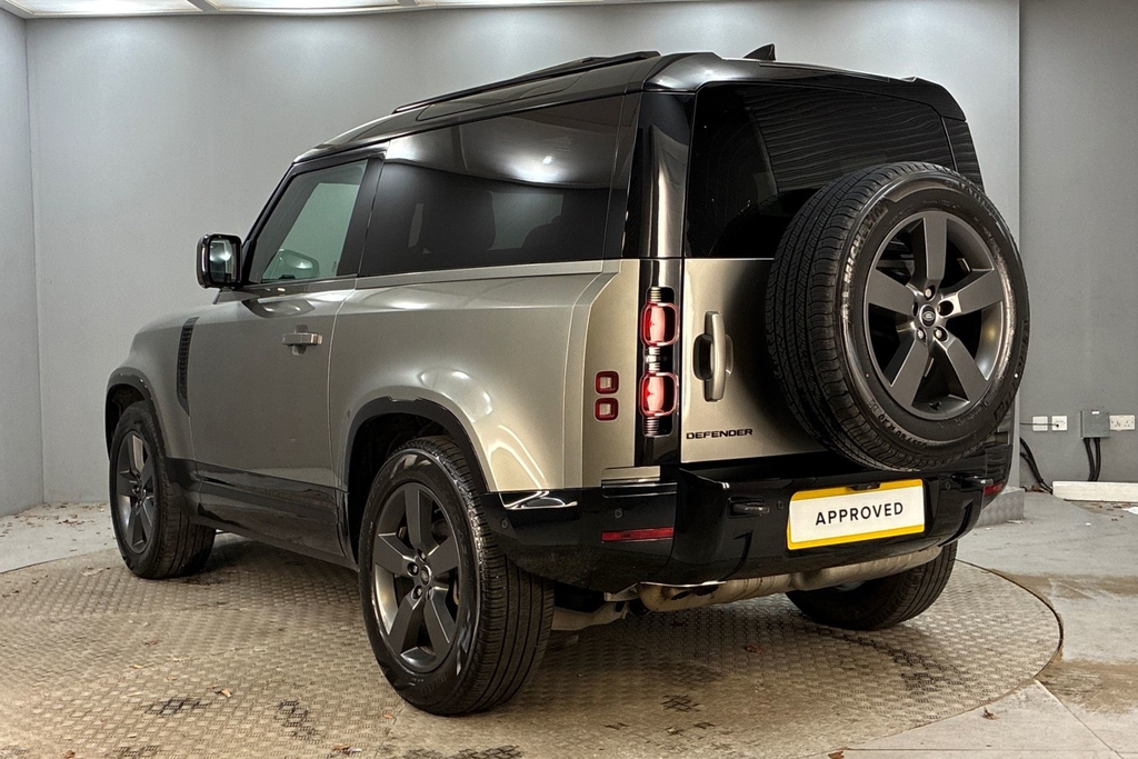 Land Rover Defender 90 D250 X-dynamic Hse Silver #2