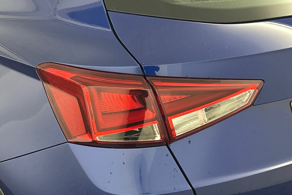 Seat Arona 1.0 Ecotsi Fr Dsg 109 Bhp Red #19