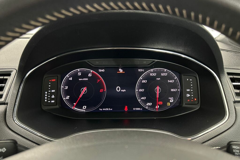 Seat Arona 1.0 Ecotsi Fr Dsg 109 Bhp Red #15
