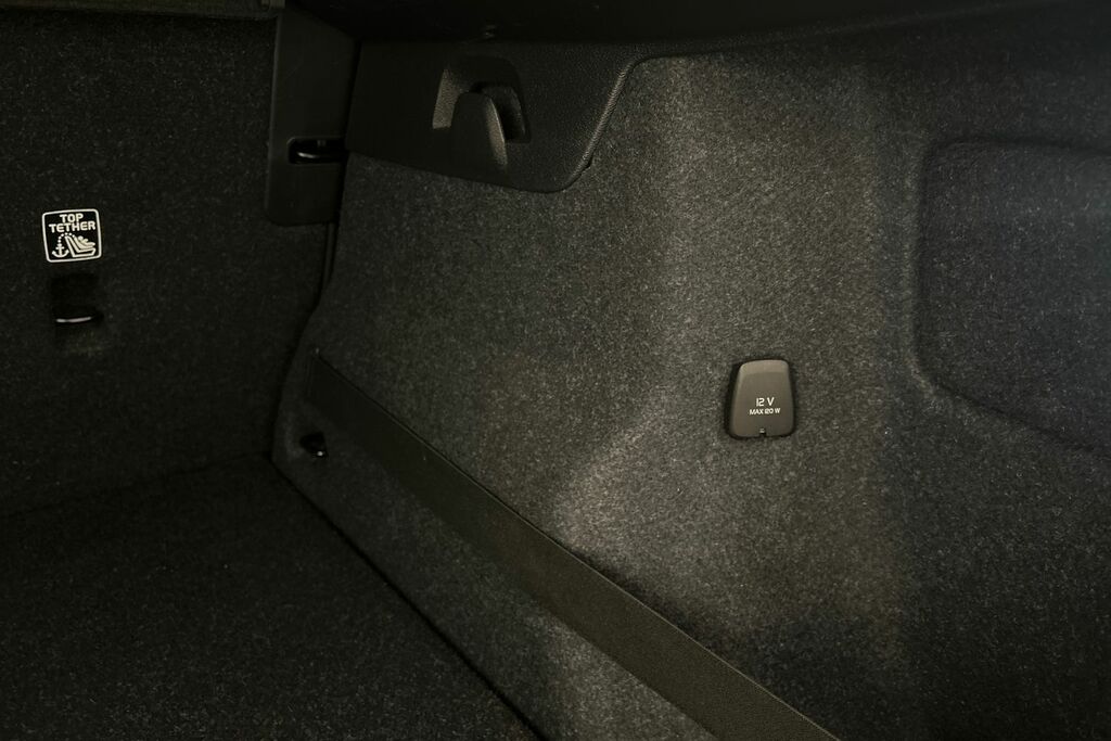 Volvo XC40 T3 R-design, Grey #25