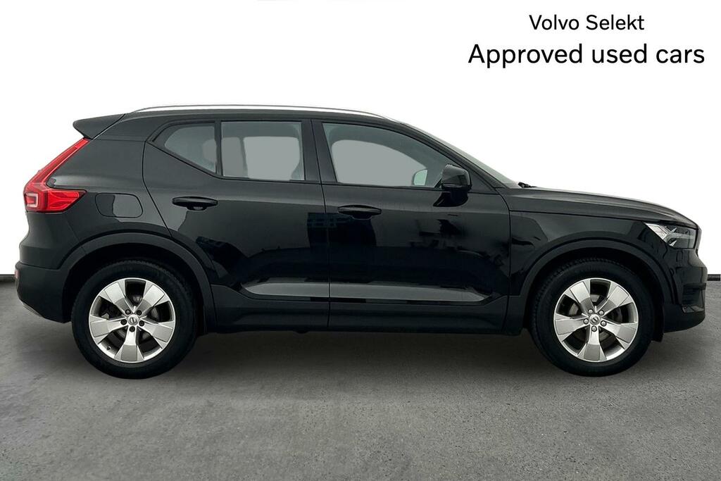 Volvo XC40 Momentum, T3 Black #4