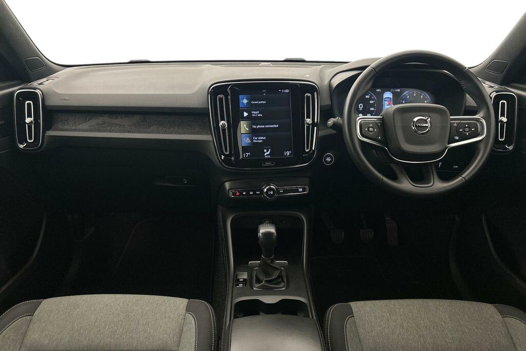 Volvo XC40 Momentum, T3 Black #6