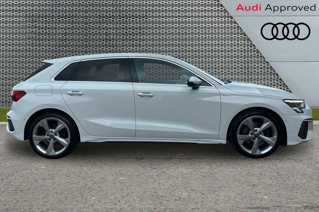 Audi A3 Hatchback 1.5 Tfsi 35 Edition 1 Sportback S Tronic Grey #4