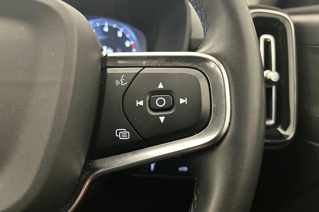 Volvo XC40 B4 P Awd Plus Dark Rear Camera, Heated Seats, A Black #12