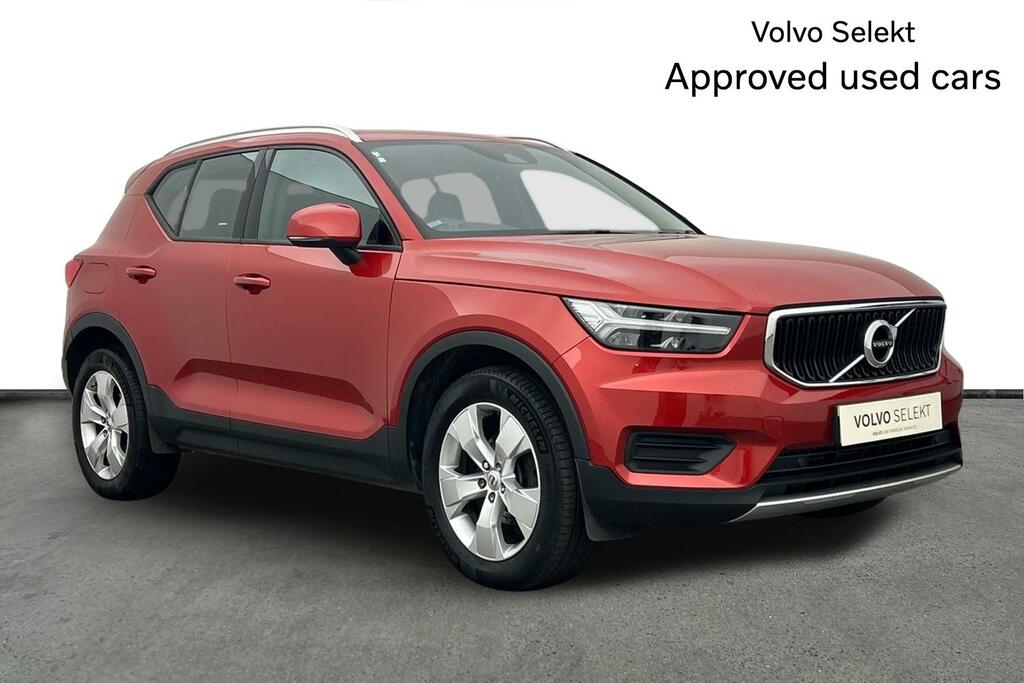 Volvo XC40 Momentum, T3 Red