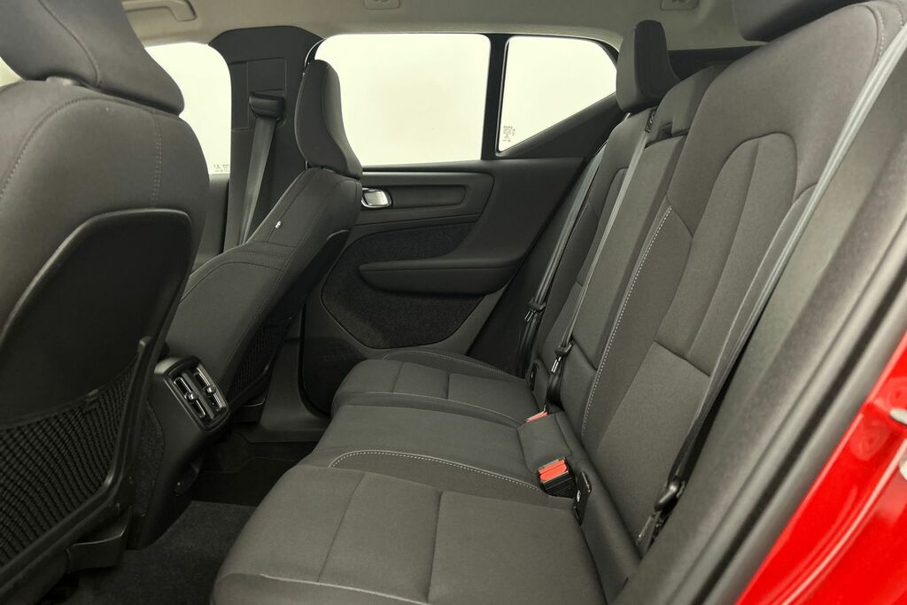 Volvo XC40 B4 P Awd Plus Dark Rear Camera, Heated Seats, A Black #17