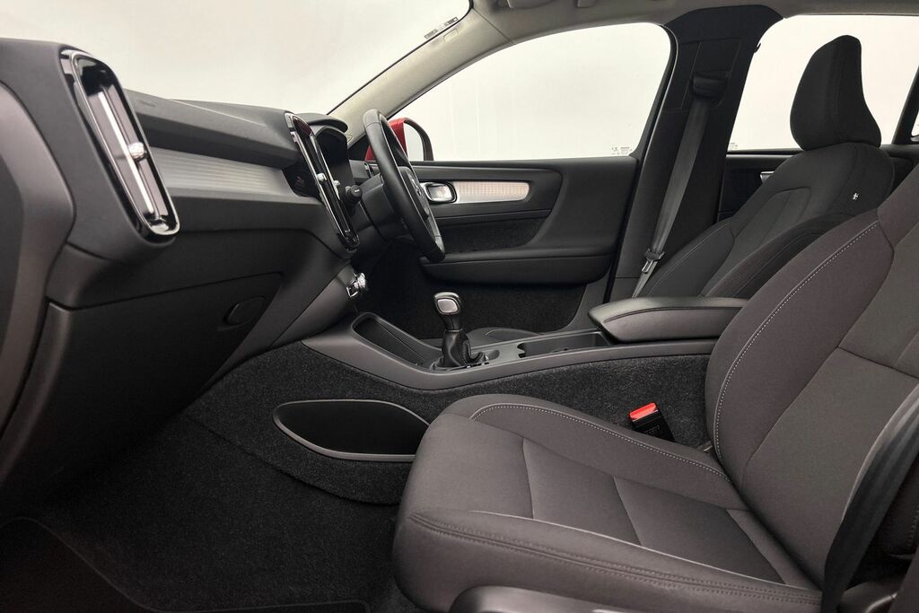 Volvo XC40 B4 P Awd Plus Dark Rear Camera, Heated Seats, A Black #22