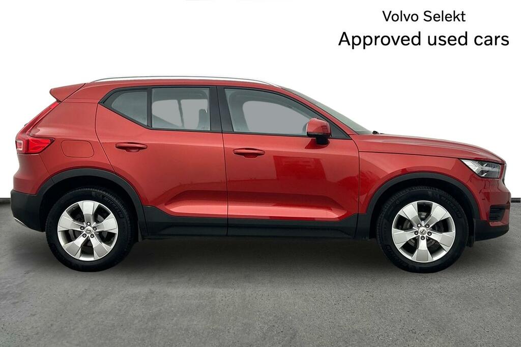 Volvo XC40 Momentum, T3 Red #4