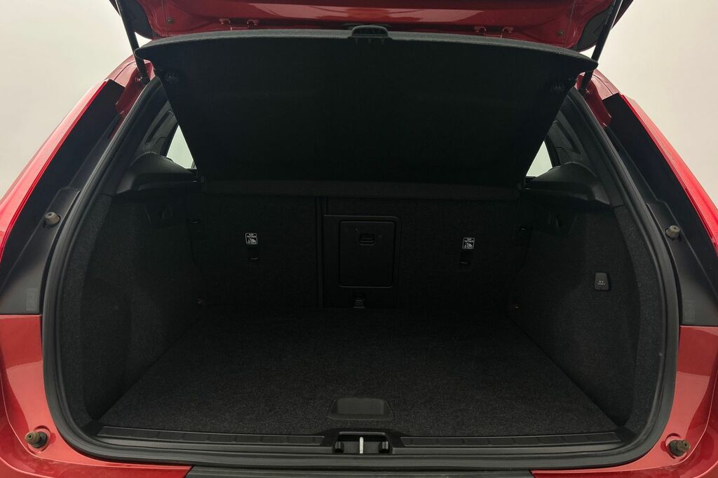 Volvo XC40 B4 P Awd Plus Dark Rear Camera, Heated Seats, A Black #8