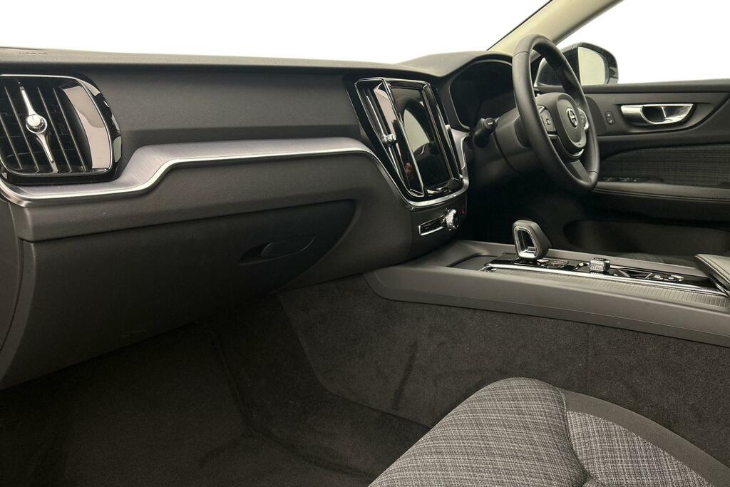 Volvo V60 Core, B3 Mild Hybrid, Black #2