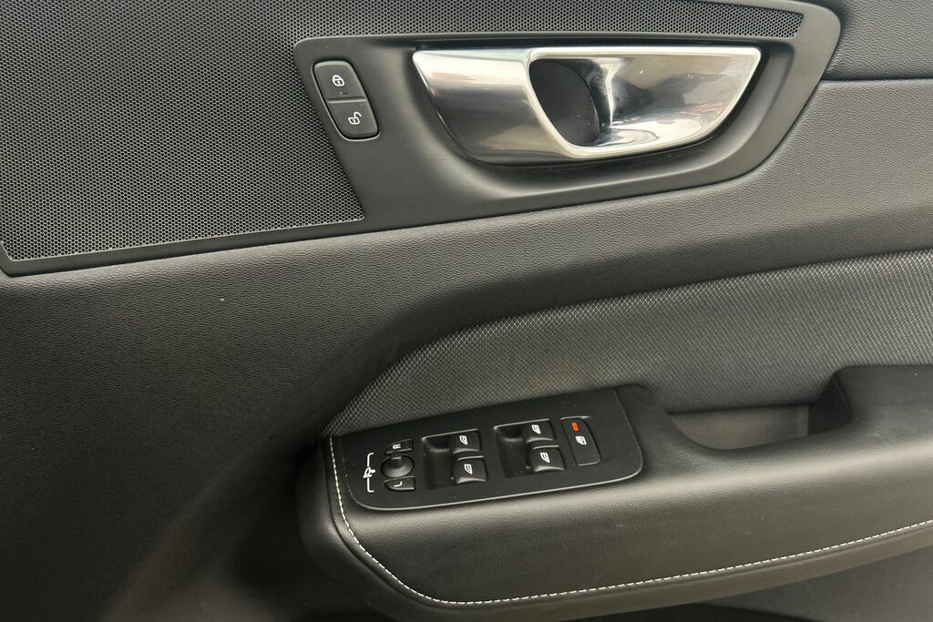 Volvo XC60 Plus Dark T6 Awd 350 Hp Grey #23
