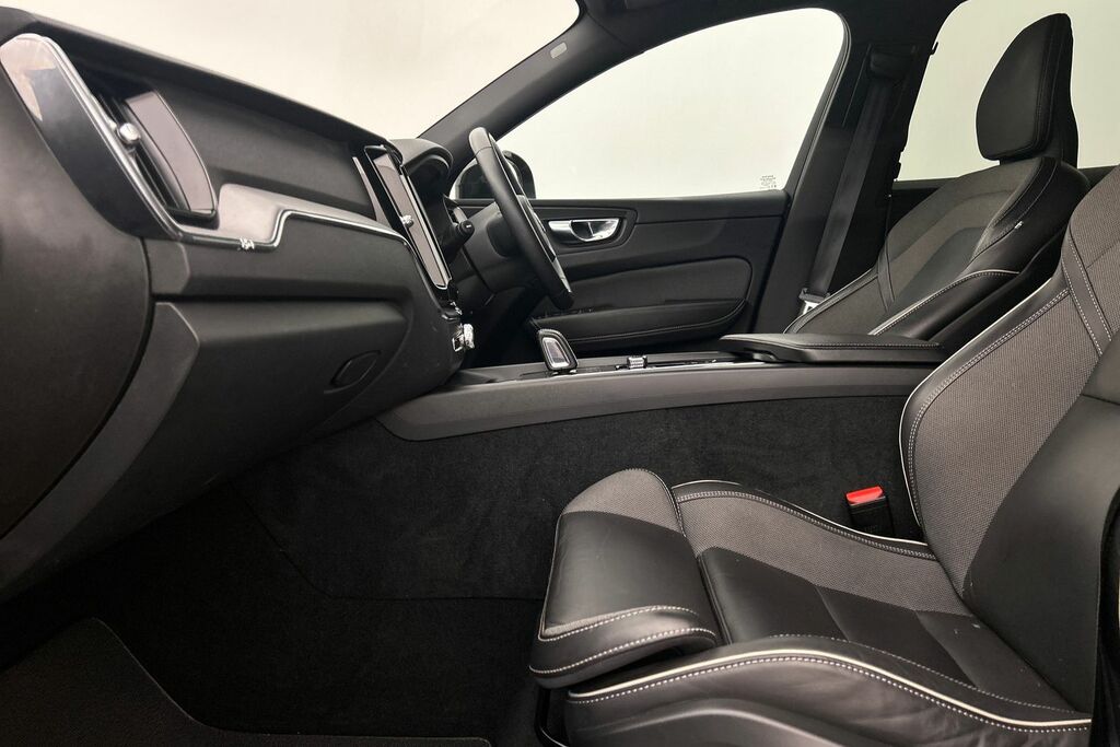 Volvo XC60 Plus Dark T6 Awd 350 Hp Grey #22