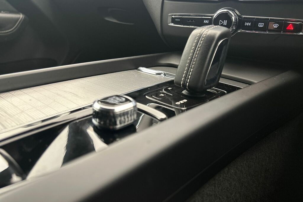 Volvo XC60 Plus Dark T6 Awd 350 Hp Grey #13
