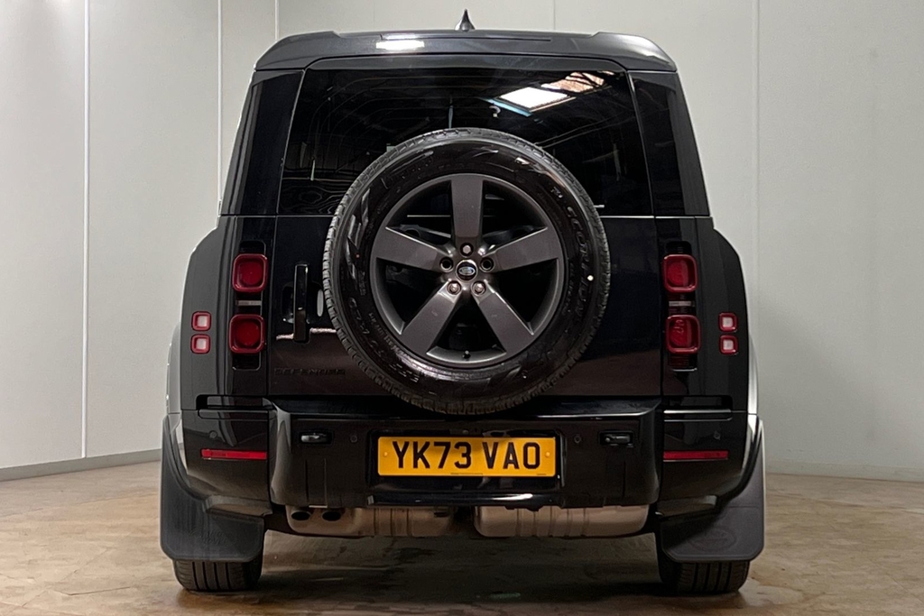 Land Rover Defender 130 D300 X-dynamic Hse Black #6