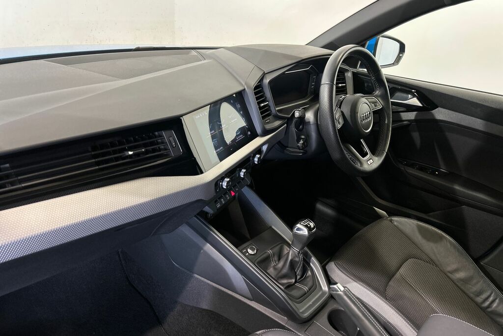 Audi A1 25 Tfsi Sport S Tronic Black #2