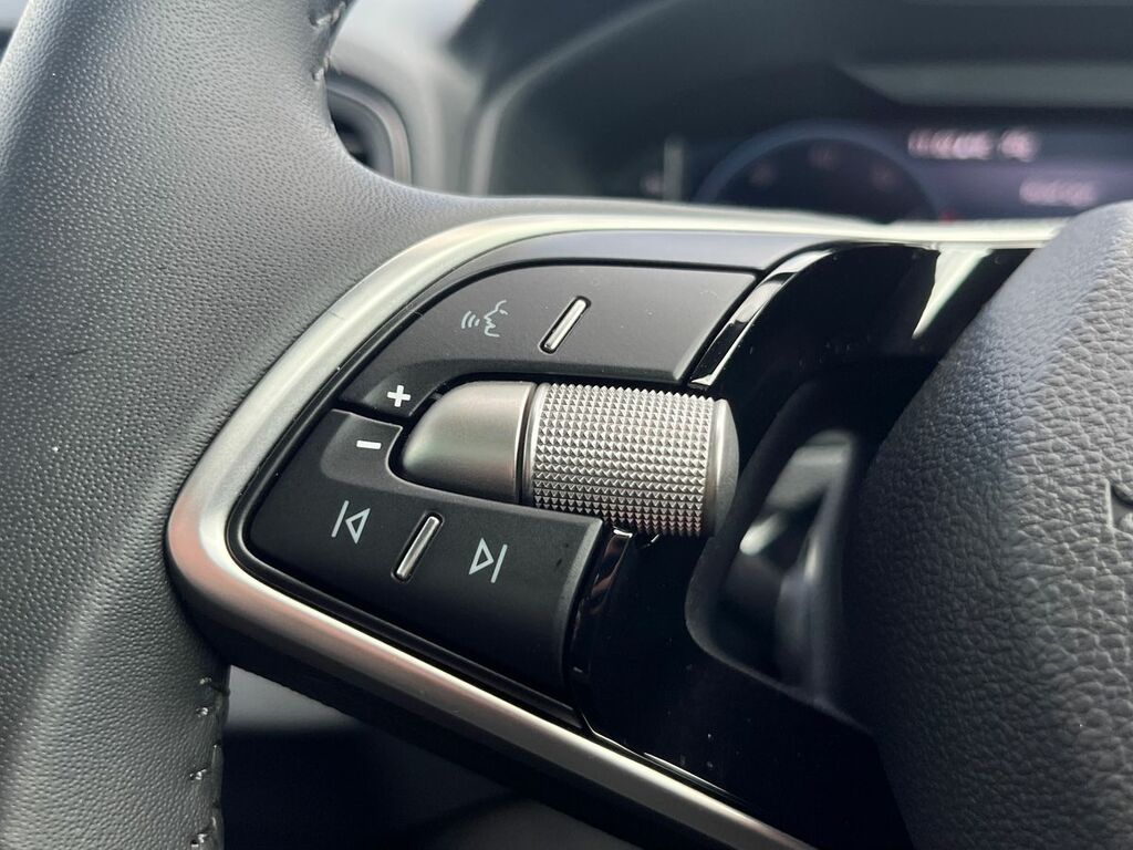 Skoda Karoq Se Drive Silver #14