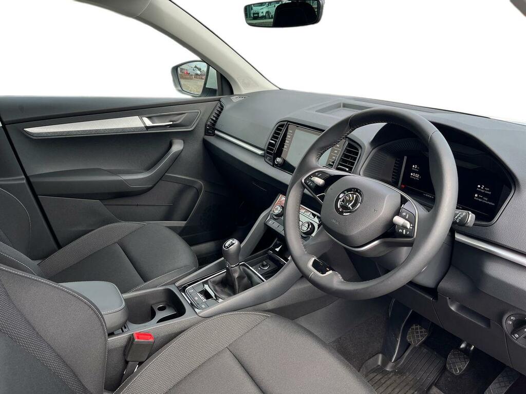 Skoda Karoq 1.5 Tsi Se Drive White #6