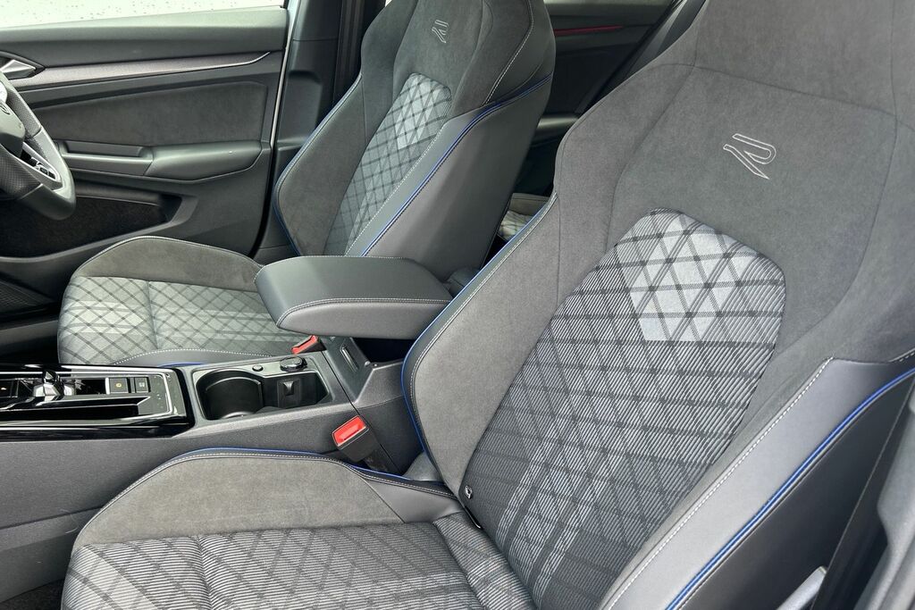 Volkswagen Golf 1.5 Tsi 204 Match Ehybrid Dsg Black #16