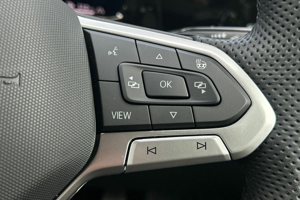Volkswagen Golf 1.5 Tsi 204 Match Ehybrid Dsg Black #22