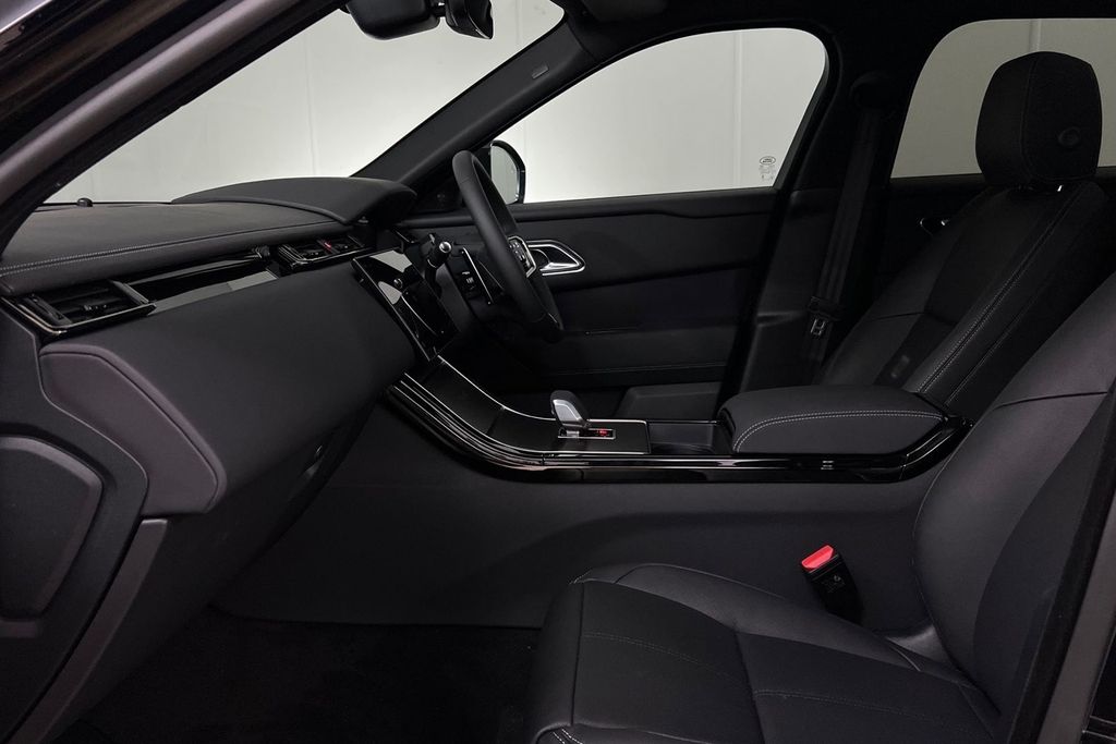 Land Rover Range Rover Velar D200 Belgravia Black #3