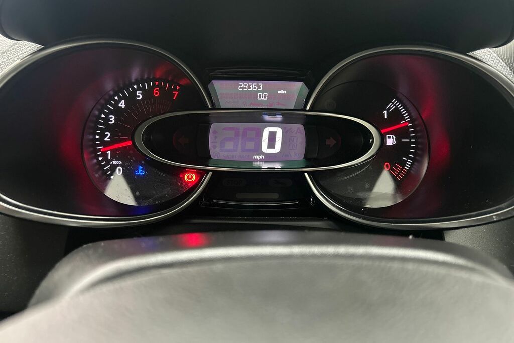 Renault Clio Iconic Dci White #10