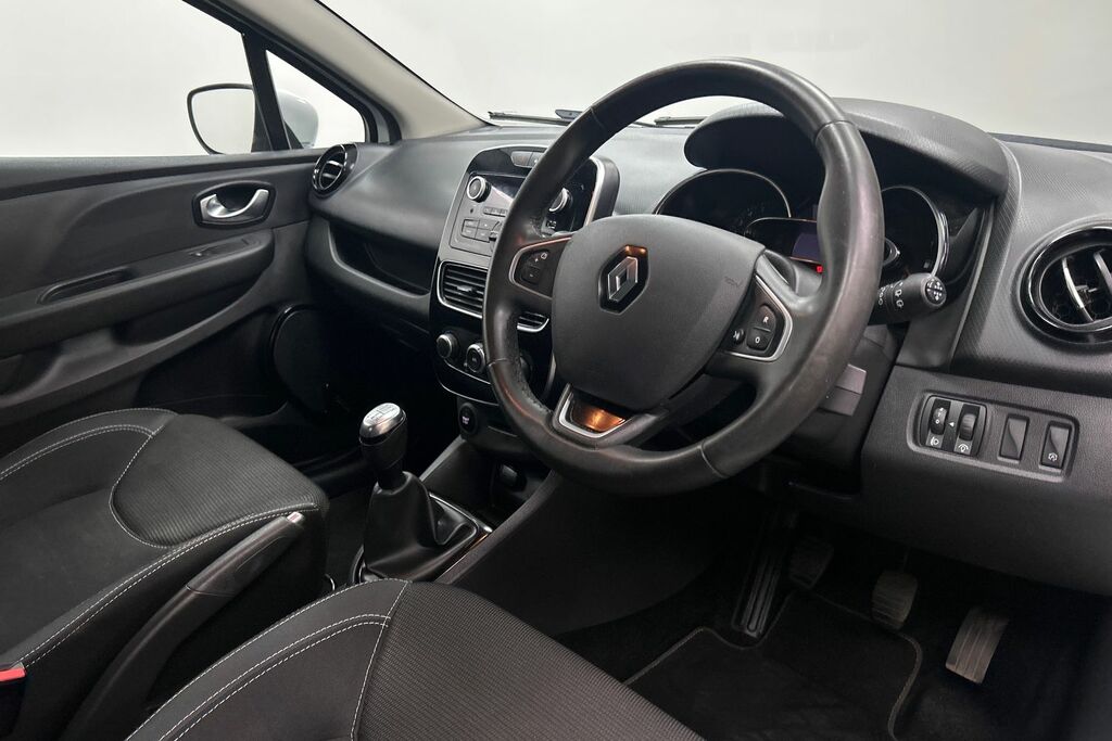 Renault Clio Iconic Dci White #7