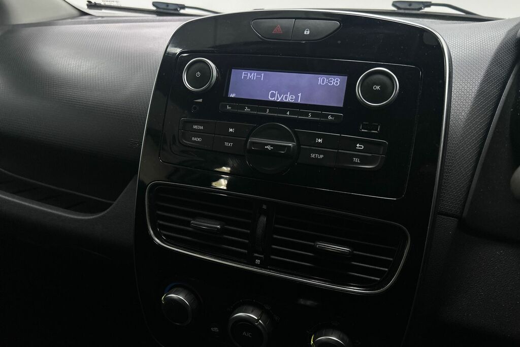 Renault Clio Iconic Dci White #20