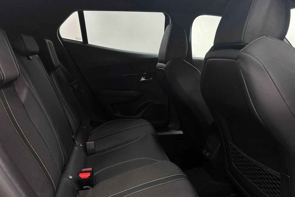 Peugeot 2008 Gt White #17