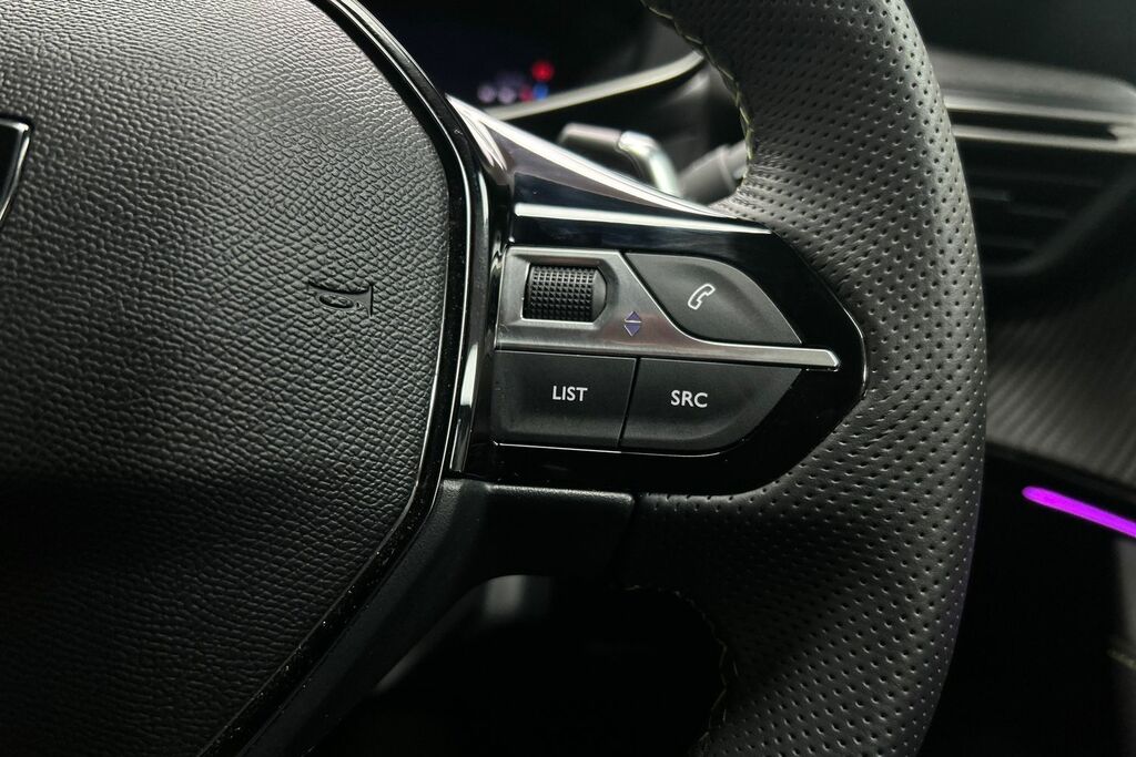 Peugeot 2008 Gt White #9