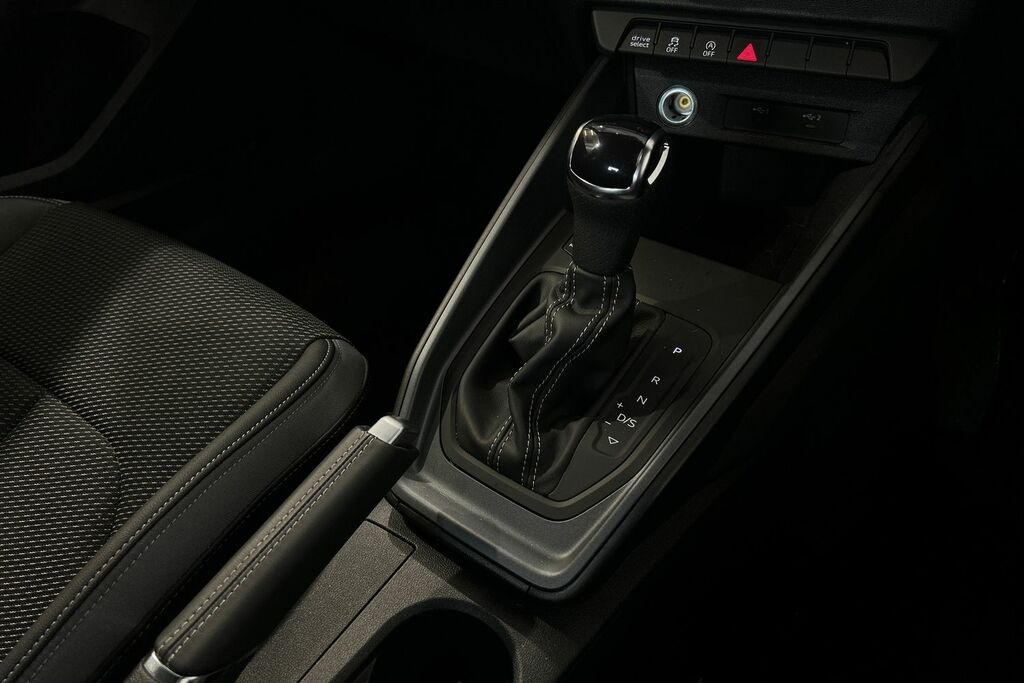 Audi A1 25 Tfsi Sport White #22