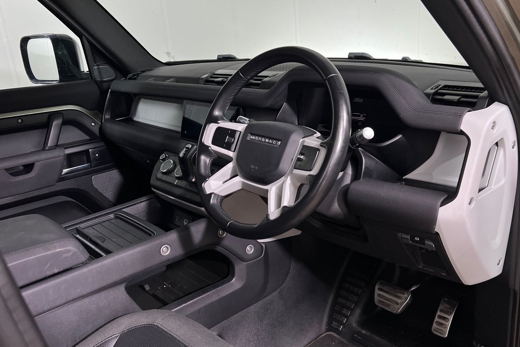 Land Rover Defender 110 First Edition  #28