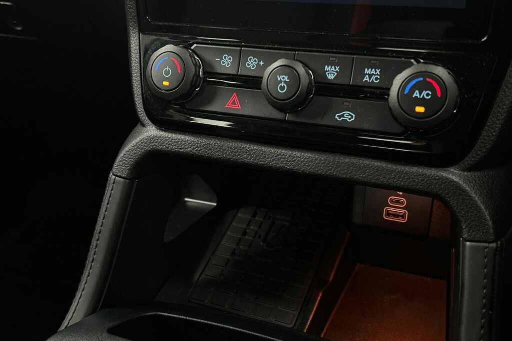Ford Ranger Wildtrak Black #18