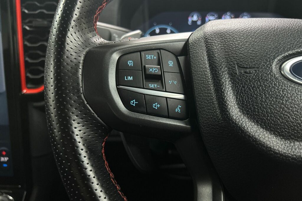 Ford Ranger Wildtrak Black #8