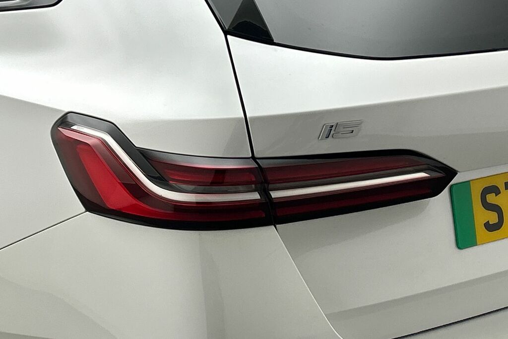BMW i5 G60 Edrive40 M Sport Saloon Grey #19